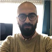 Docente in Microbiologia impartisce lezioni in biologia